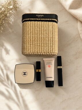 CHANEL Les Beiges & Black Travel Makeup Set with Woven Case